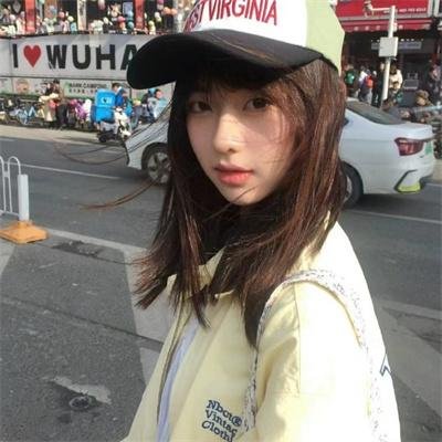 好莱坞芭比电影版海报